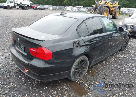 2011 BMW 328I xDrive z USA, uszkodzony, nr VIN WBAPK5C53BA654207